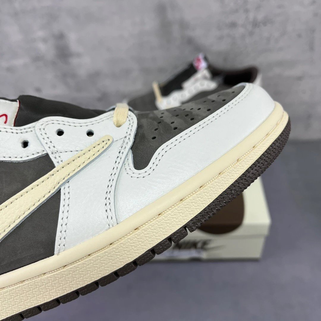 Travis Scott x Nike Air Jordan 1 Low OG Pink Foam Sneakers - 47