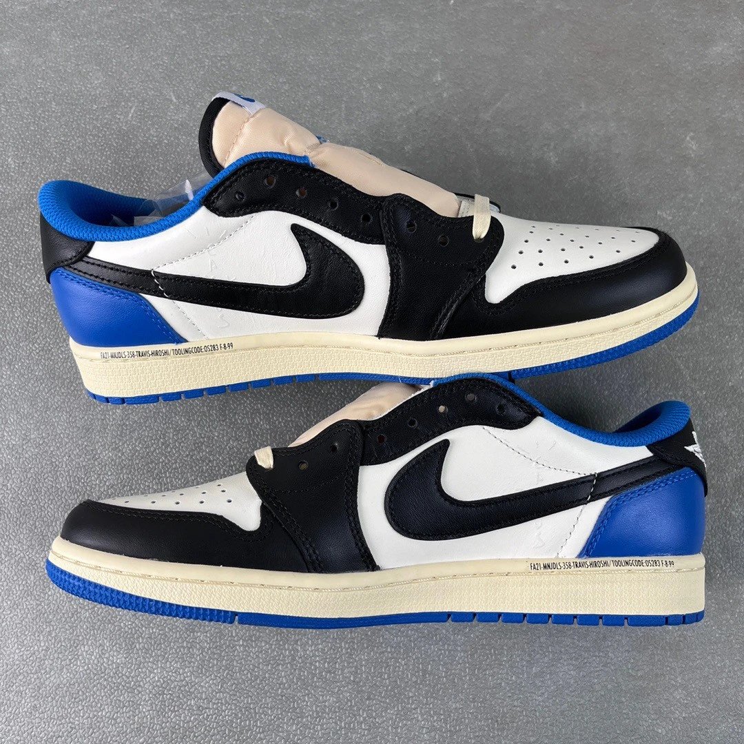 Travis Scott x Nike Air Jordan 1 Low OG Pink Foam Sneakers - 44