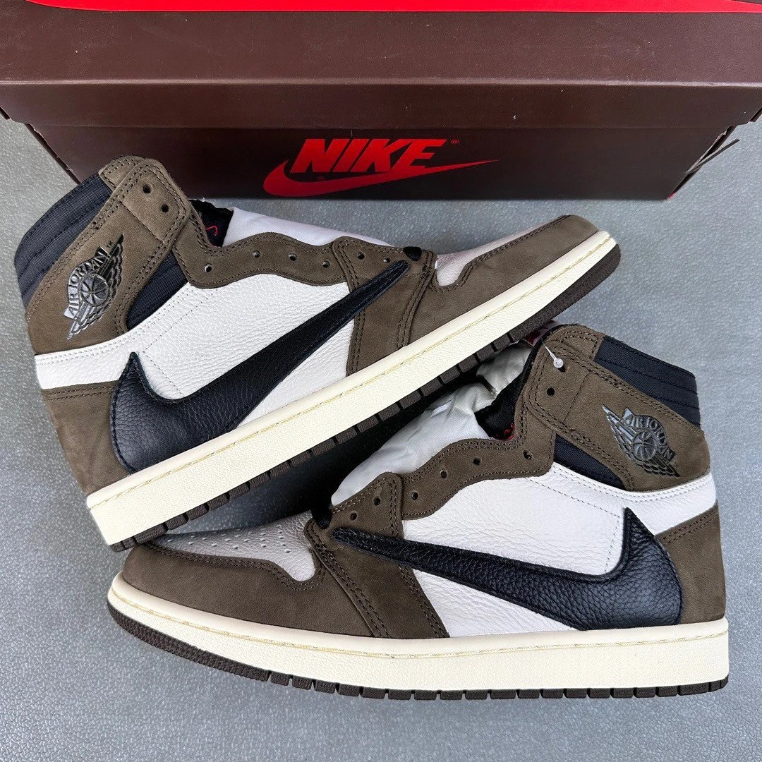 Travis Scott x Nike Air Jordan 1 Low OG Pink Foam Sneakers - 64
