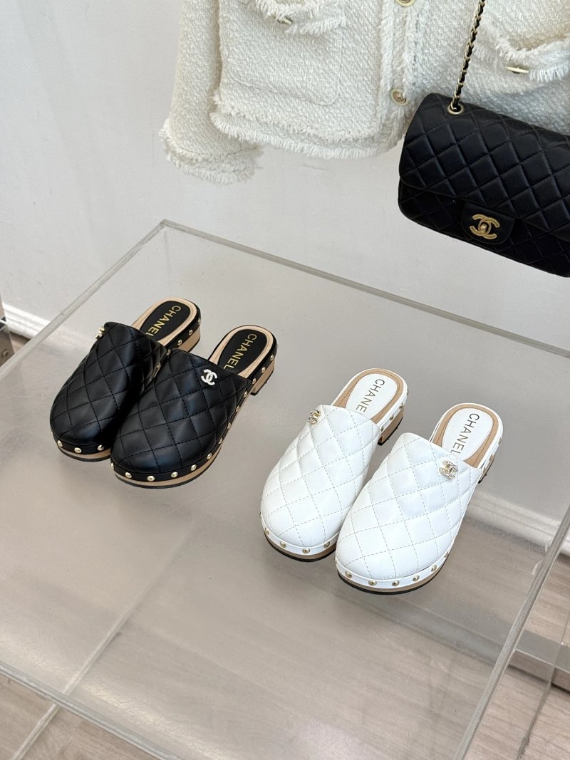 Chanel slides