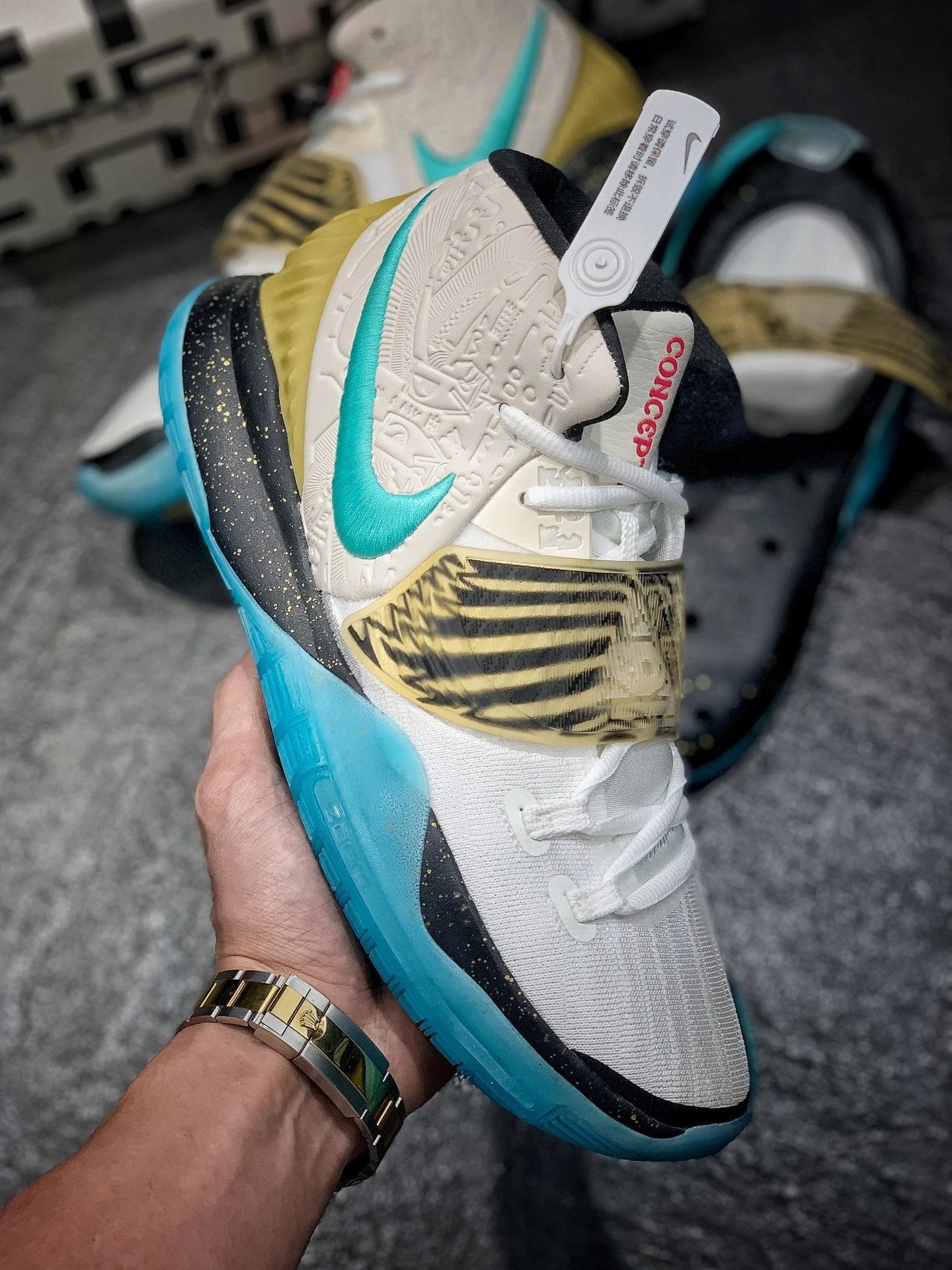 Kyrie 6 Golden Mummy