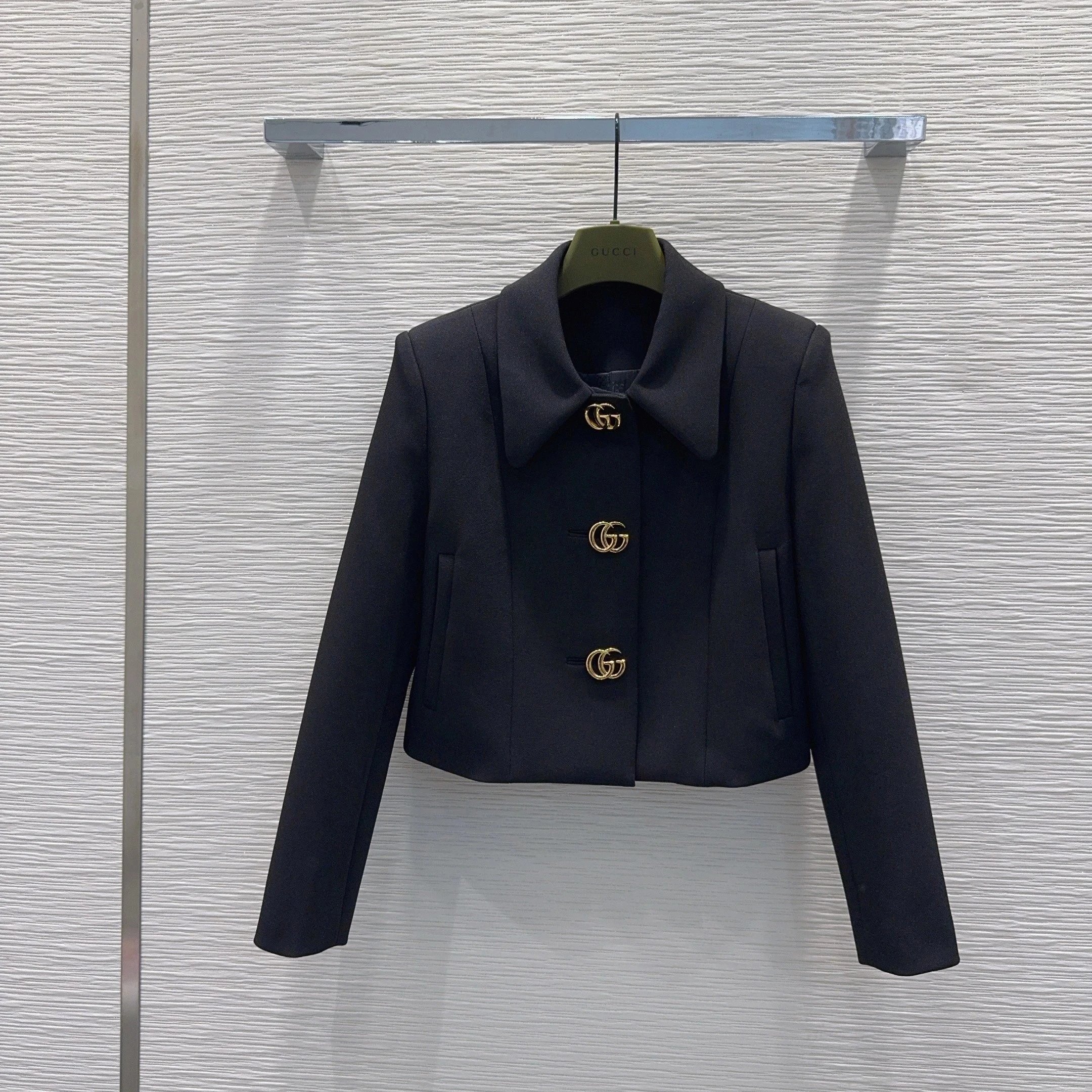 Gucci jacket M size bust 100cm length 45cm