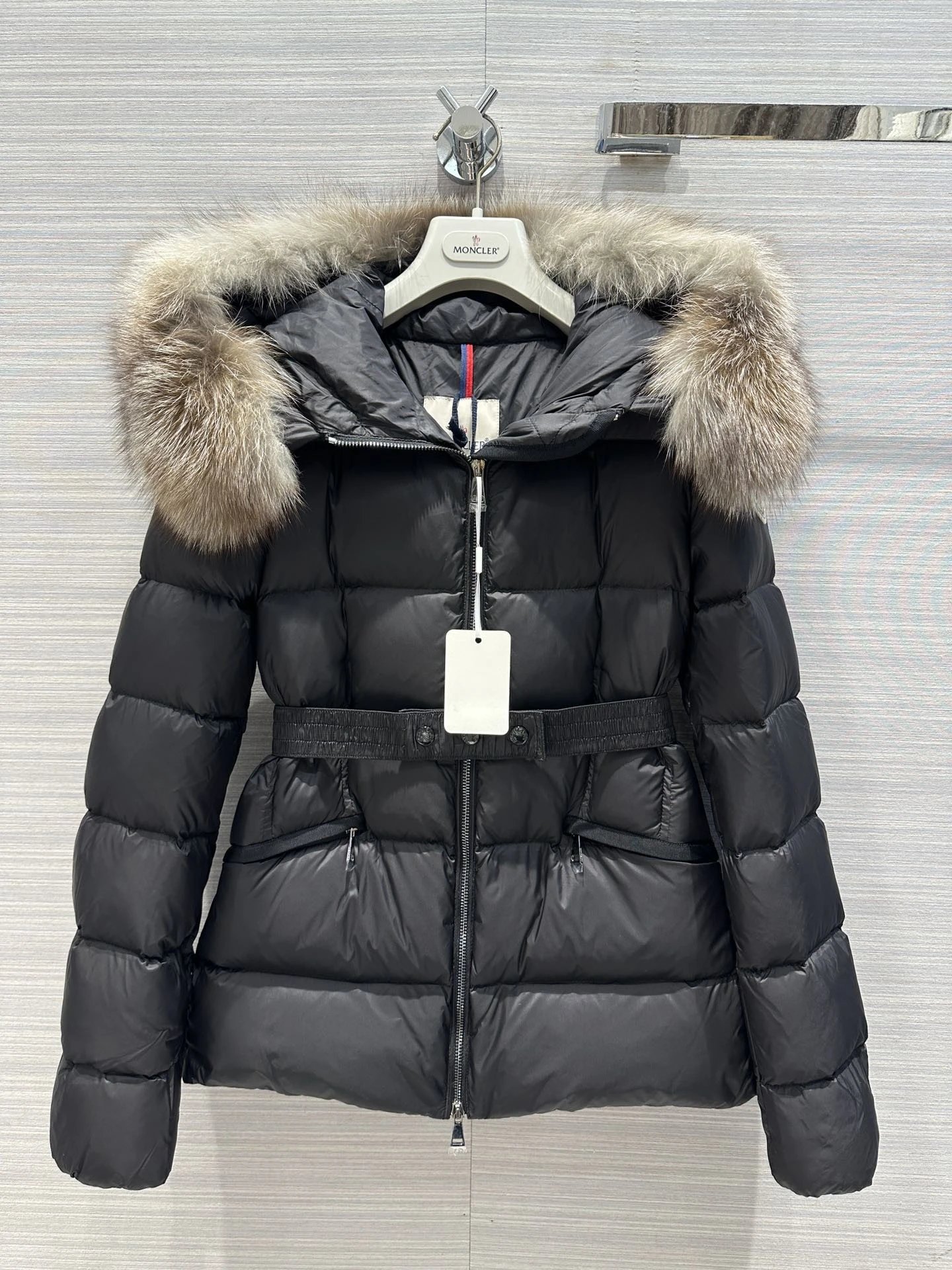 Black raccoon fur collar