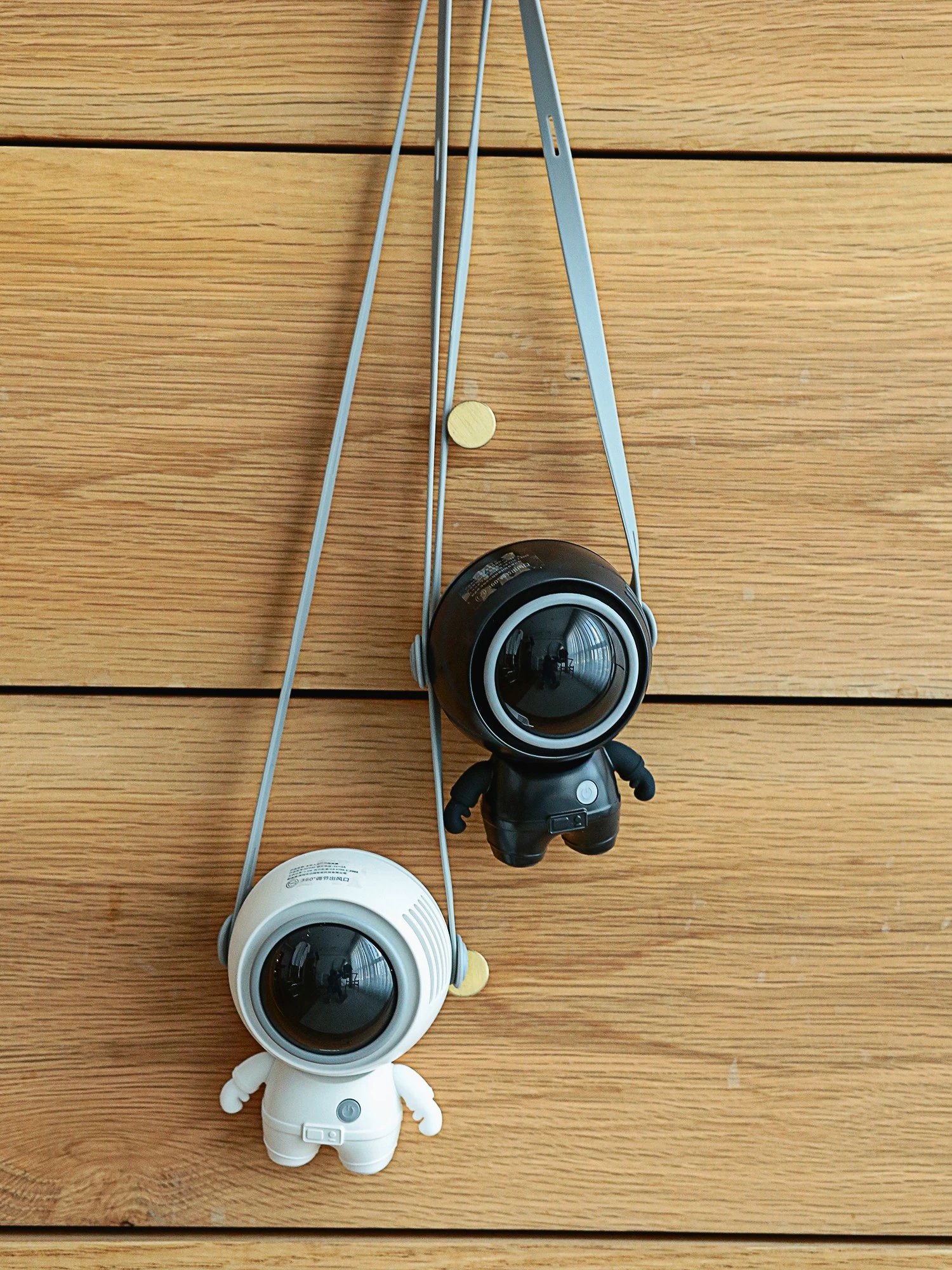 移动的小空调!风力强劲又持久,360度全域风:太空人 挂脖小风扇