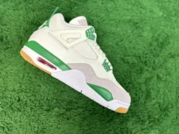 thumbnail for KX2.0 Foreign Trade Order AJ4 SB Co-branded White Green Special price tail limited to 800 pairs!