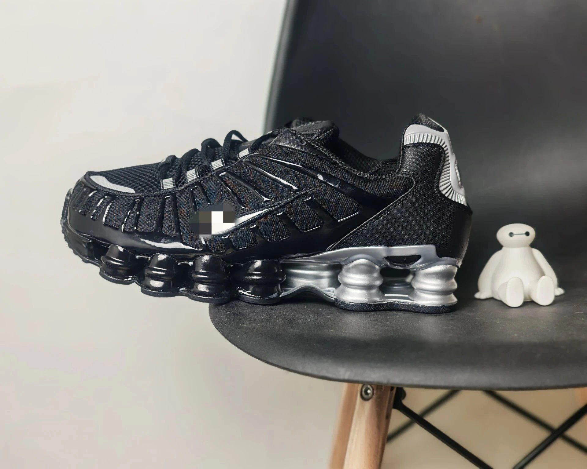 Black/White/Silver