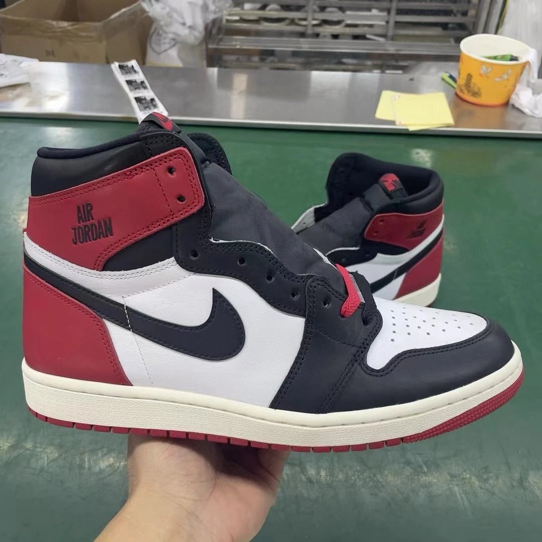 Air Jordan 1 Black Toe 2.0