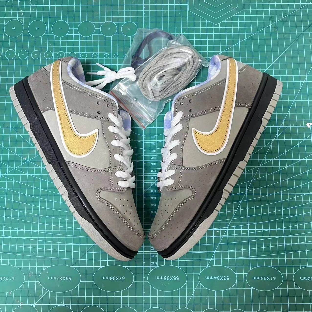 AY batch Dunk gray lobster