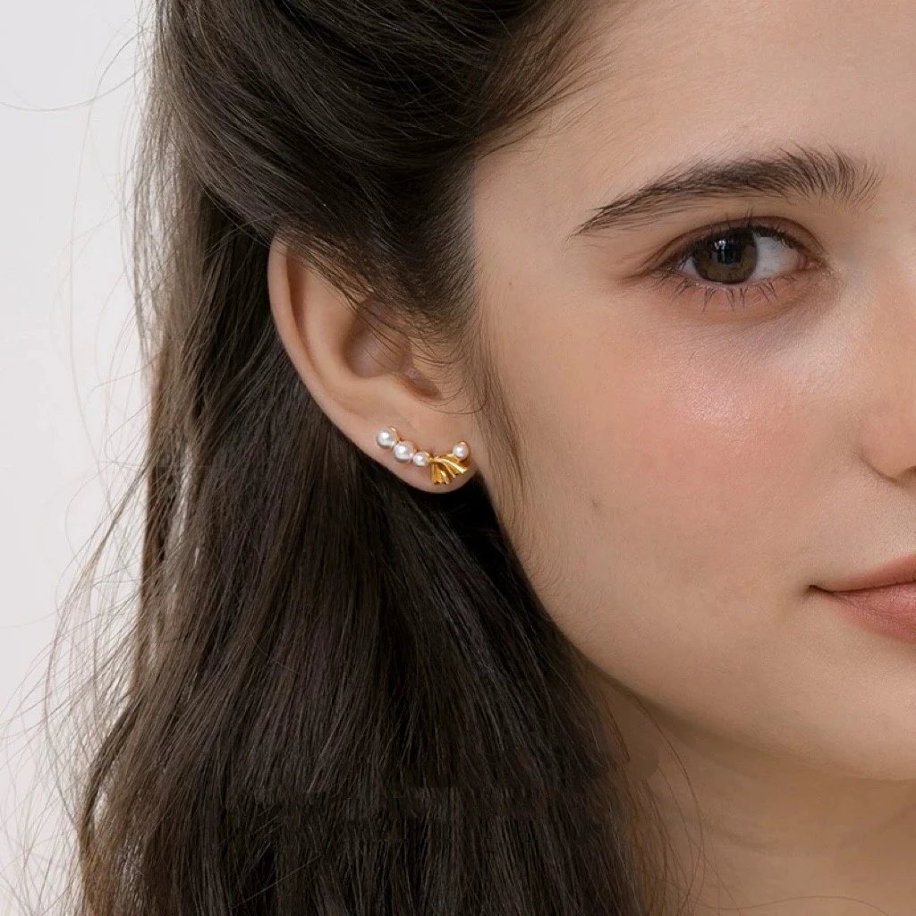 "Pearls and gold are gentle and rustic" Kate Golden Ribbon pearl earrings wear spring romance in your ears🌷