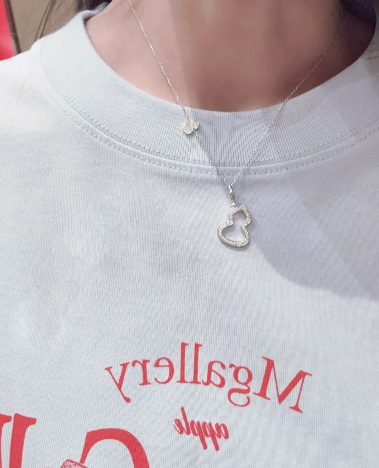 Q hollow gourd necklace