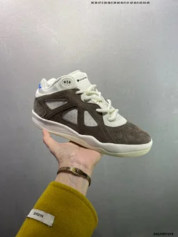 thumbnail for A Adizero BADBO 1.0 超轻透气缓震跑鞋