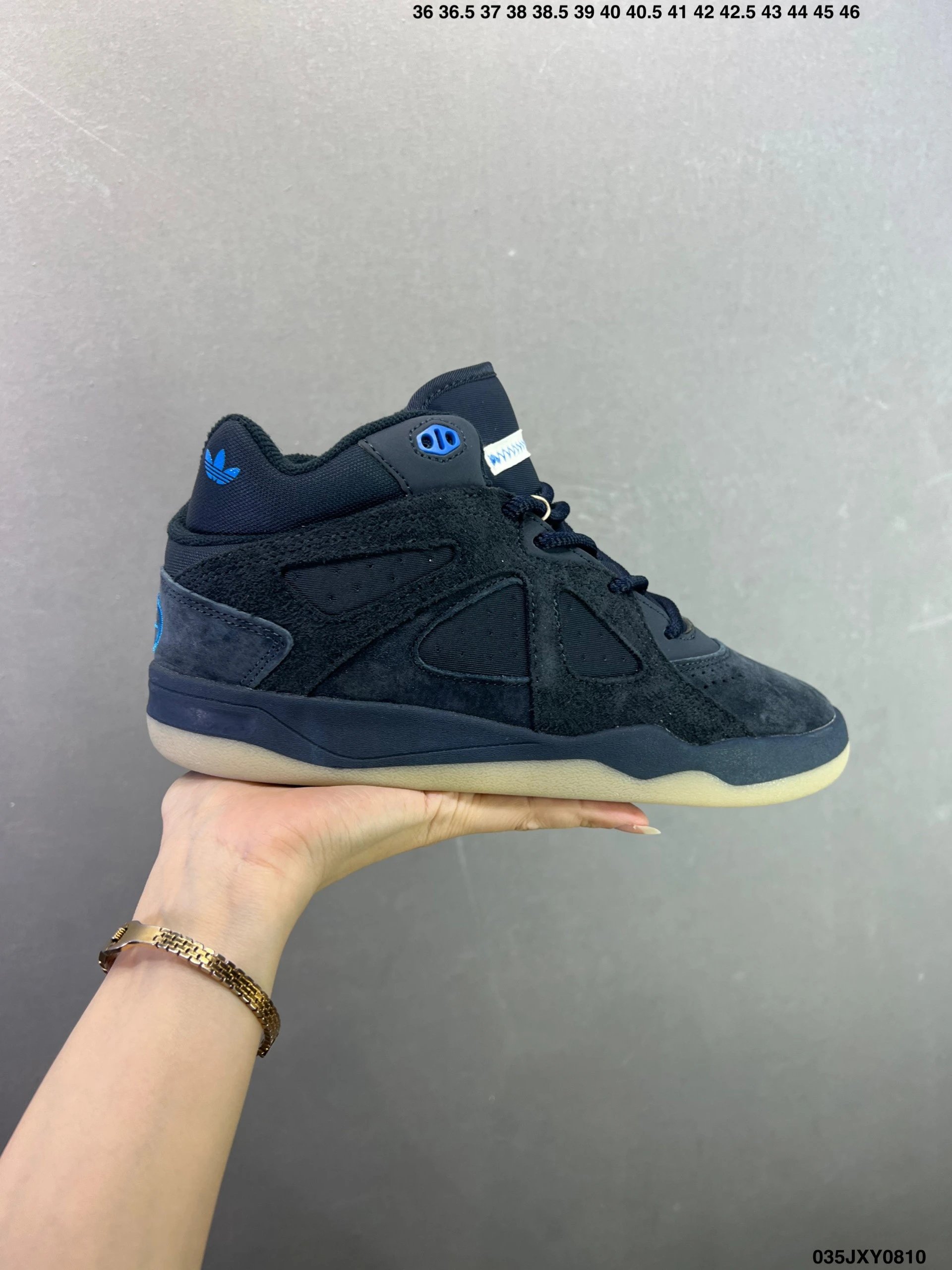 现货阿迪达斯adidas  × Bad Bunny Badbo 1.0 经典百搭 篮球鞋 货号:KJ1468