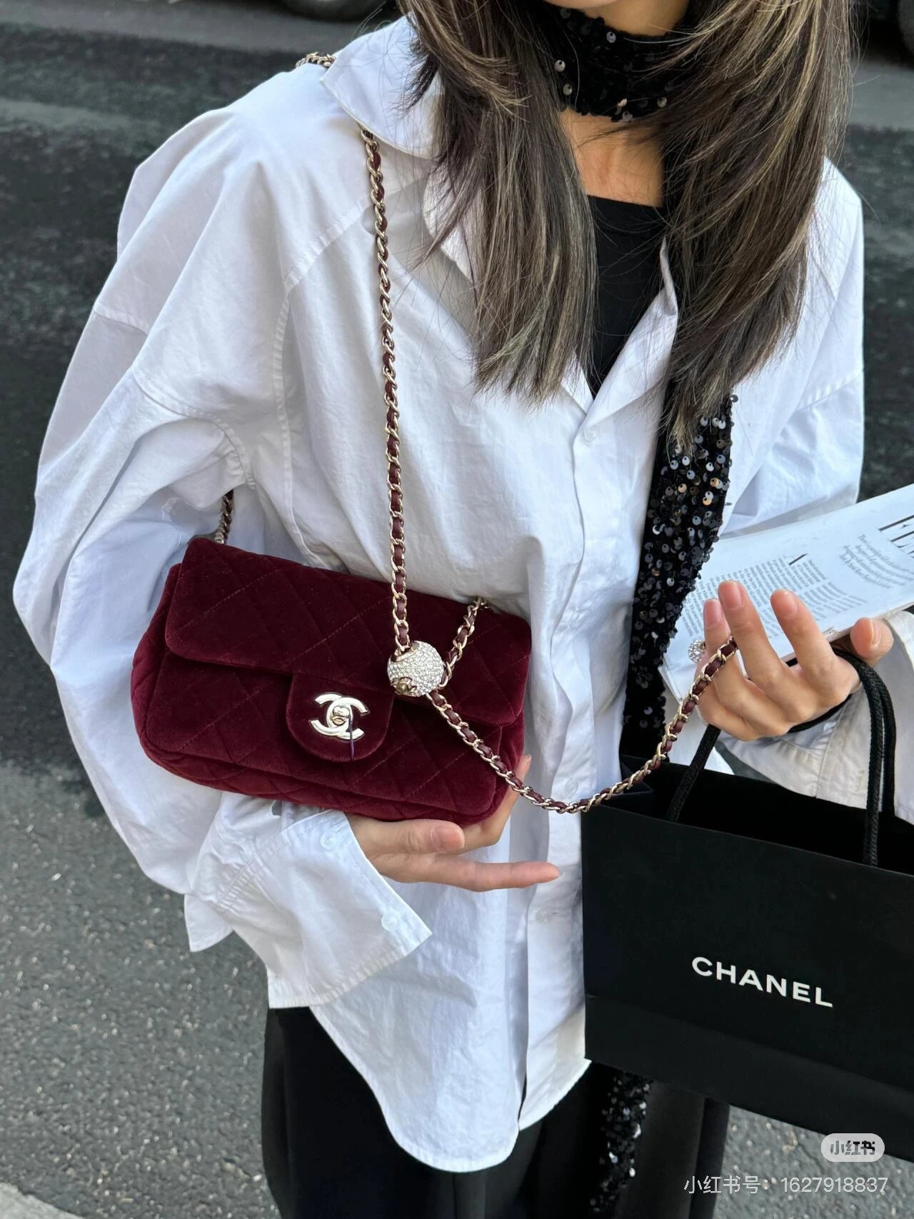 Shark Family [High Quality] Chanel 2024 Autumn/Winter New Velvet New Chanel Series Diamond Ball CF Chain Bag Shoulder Bag Crossbody Bag Kelly Full of Fashion Sense Golden Ball Square Fat Rich Girl Vibe Full of Luxury Stress-Free at Boutiques
