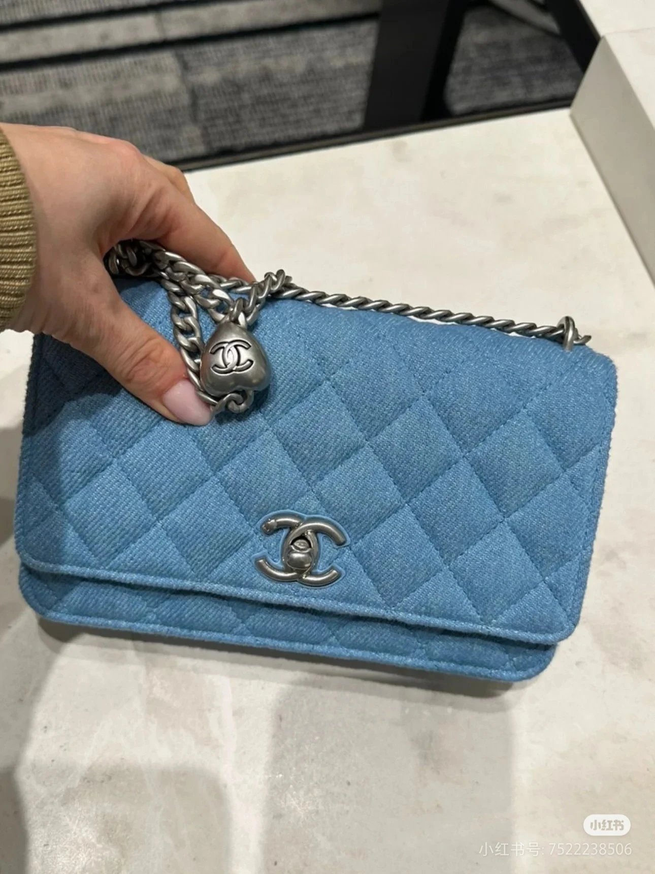 Shark Family [Original Quality] Chanel 25C Denim Series Heart Gold Ball Mini Flap Bag Underarm Bag CHANEL CF Bag WOC Small Gold Ball Bag Makeup Bag Makeup Case Original Denim Canvas with Top Hardware Shoulder Bag Chain Bag Crossbody Bag Flap Bag Vintage Style