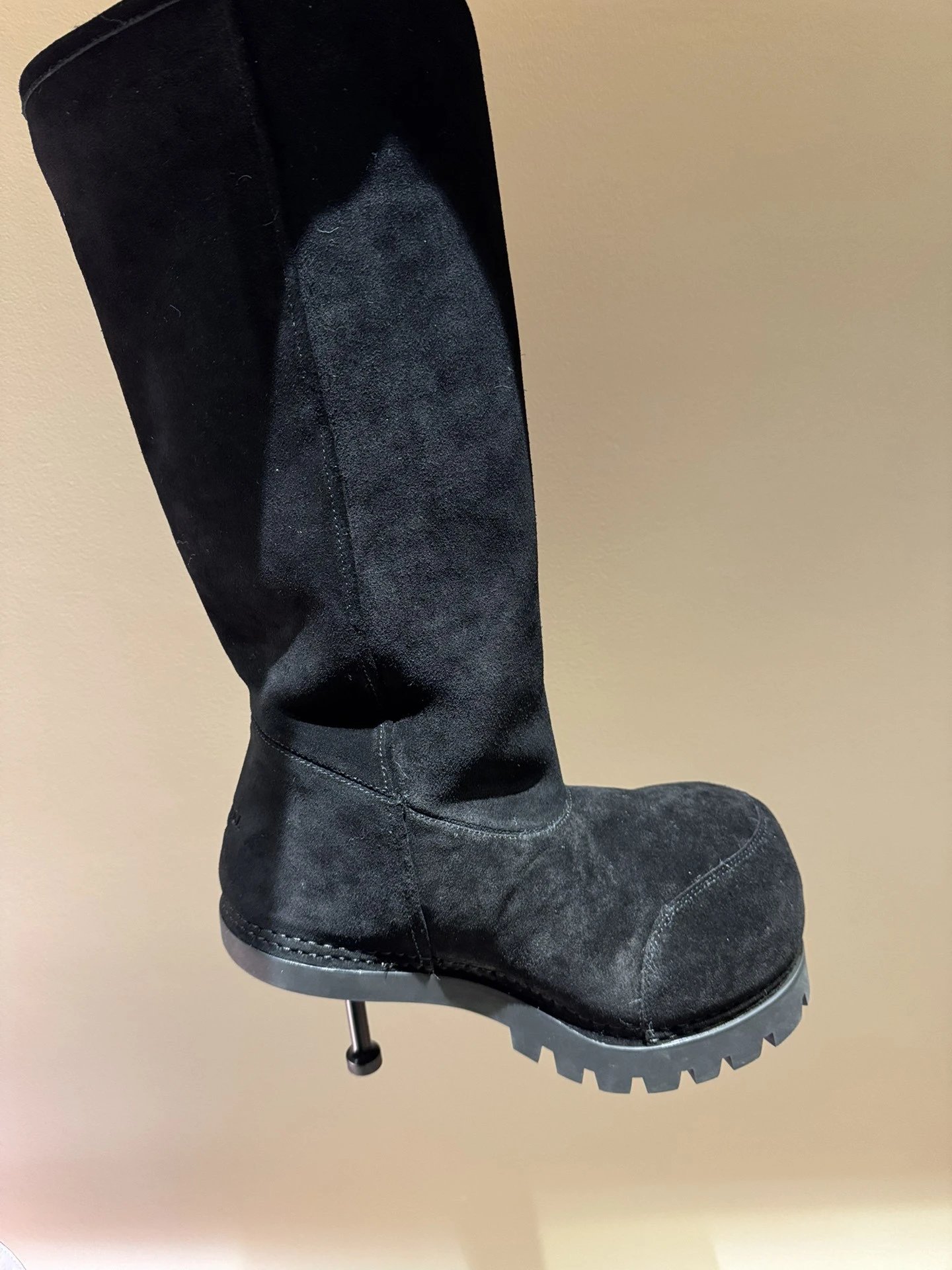 High heels in black (non refundable)