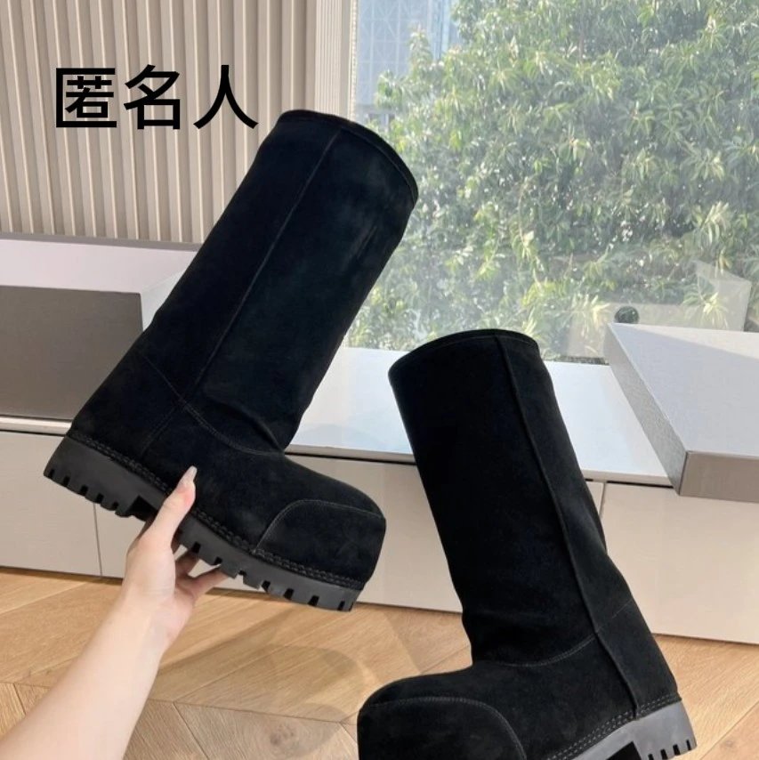 High-Top Black (No returns or exchanges in summer)