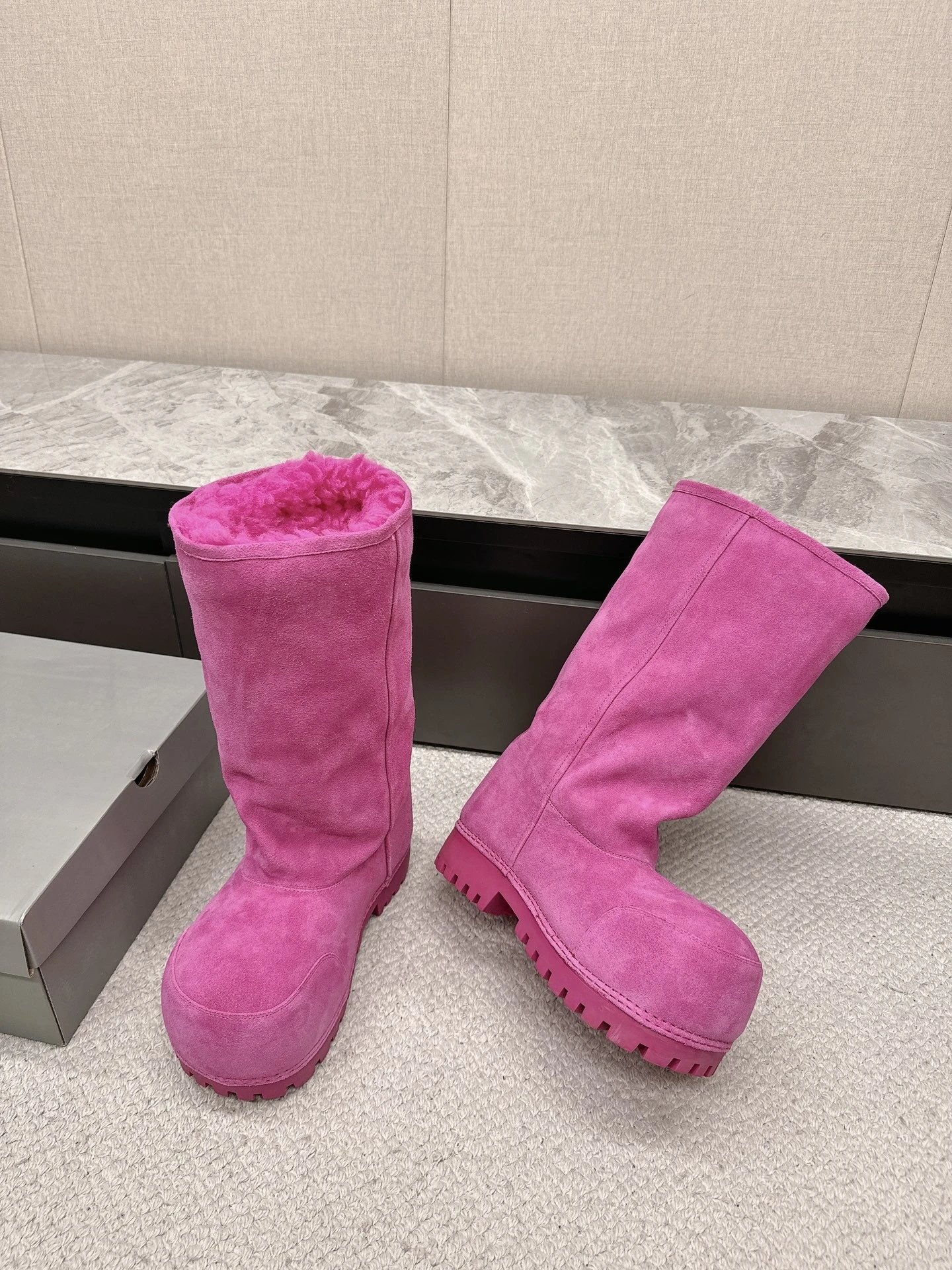 High-Top Red (No returns or exchanges in summer)
