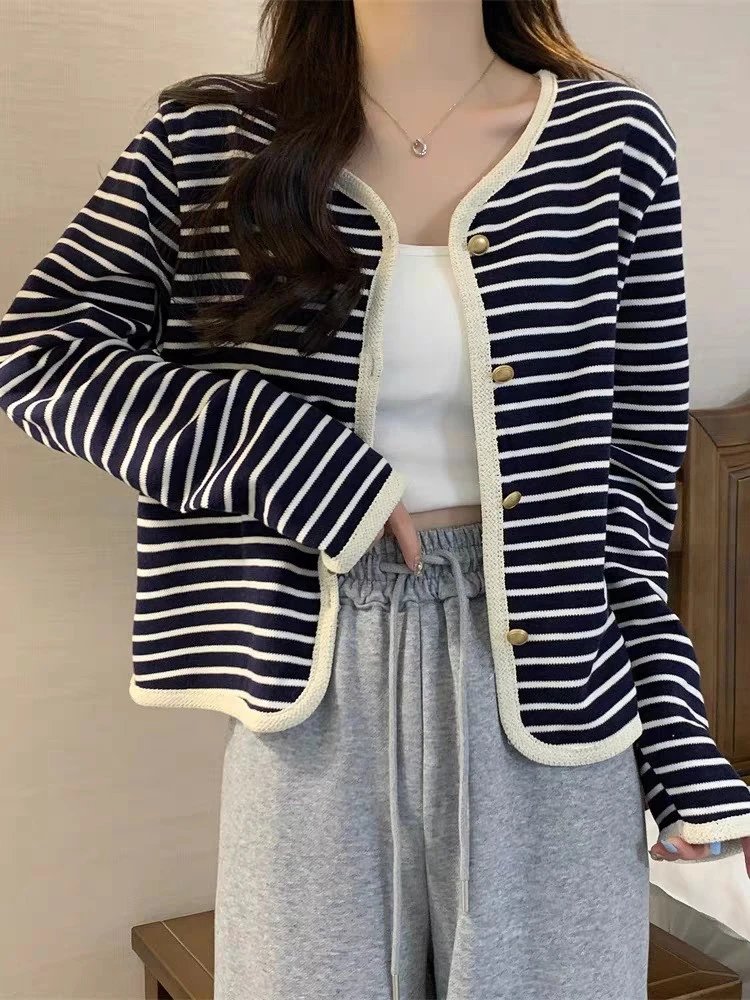 New autumn styles!! Autumn and winter 2024 new style lazy style contrast striped long-sleeved short coat cardigan sweater knitted sweater v-neck