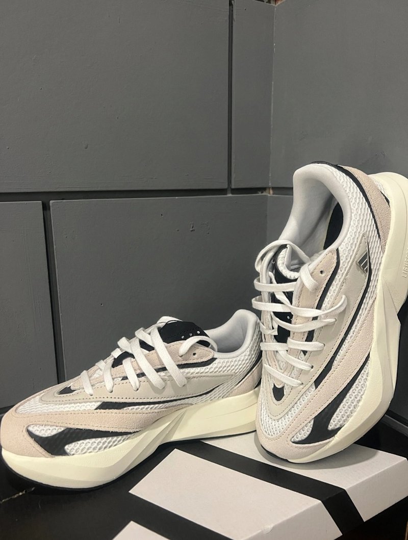 Adidas Lightstride