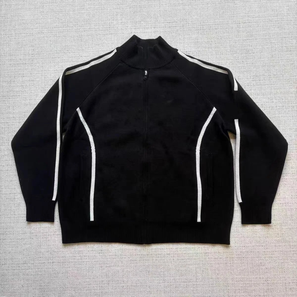 Sports style knitted jacket