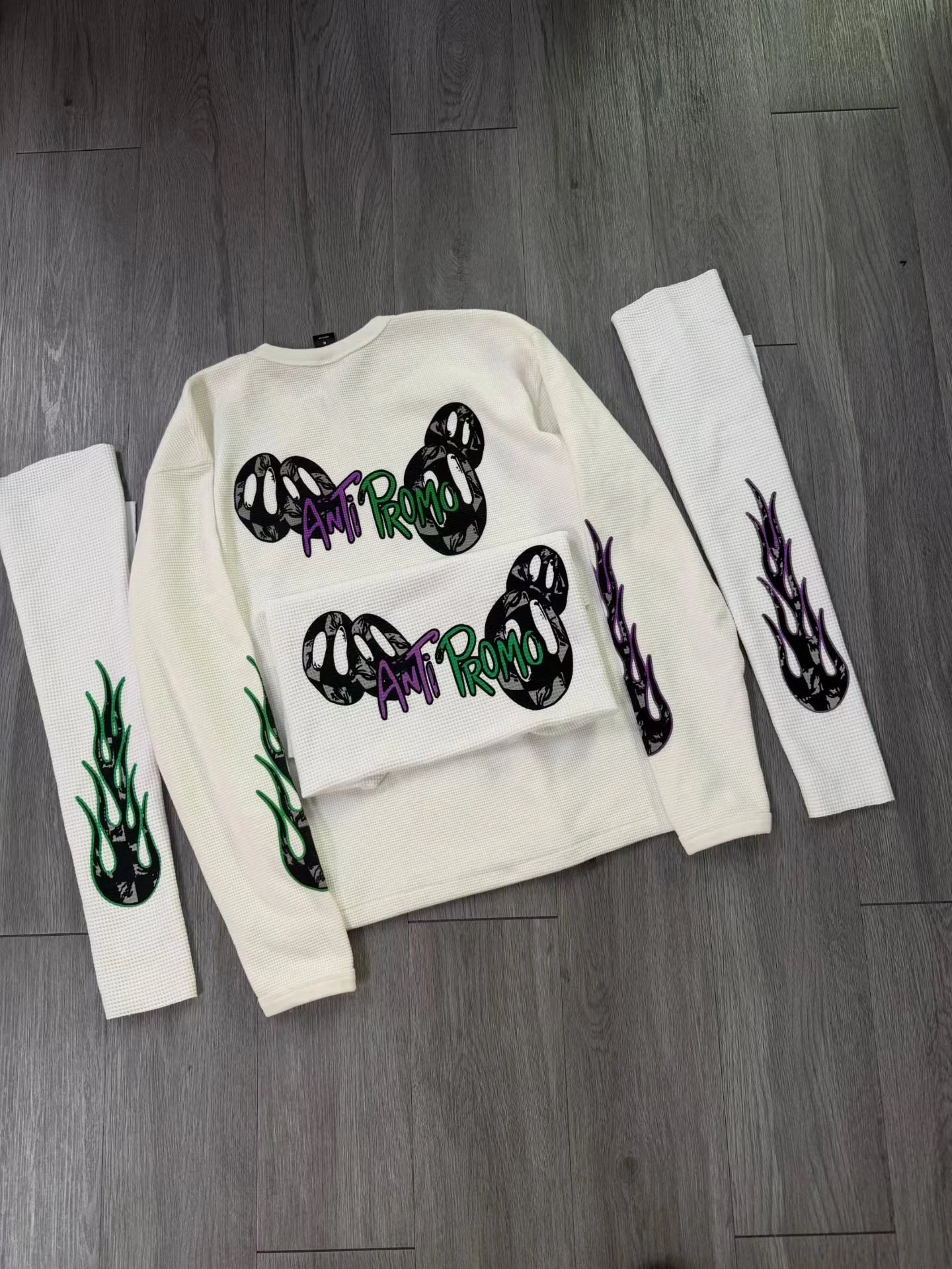 [New Arrival Preview] Chrome Hearts Mattyboy Series Las Vegas Pop-up Exclusive Flame Arm Graffiti Waffle Long Sleeve