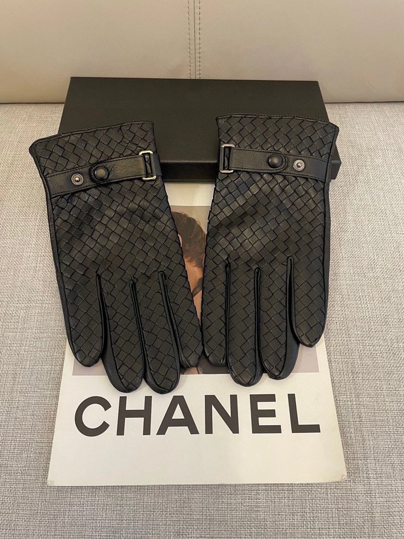 Gloves from Trendy Brands