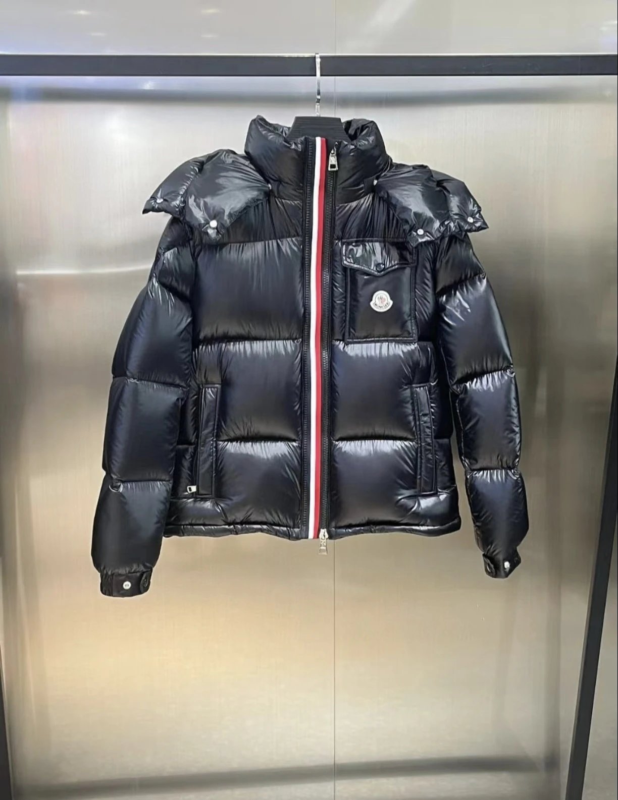 M Down Jacket WhatsApp:+1 213 956 3099