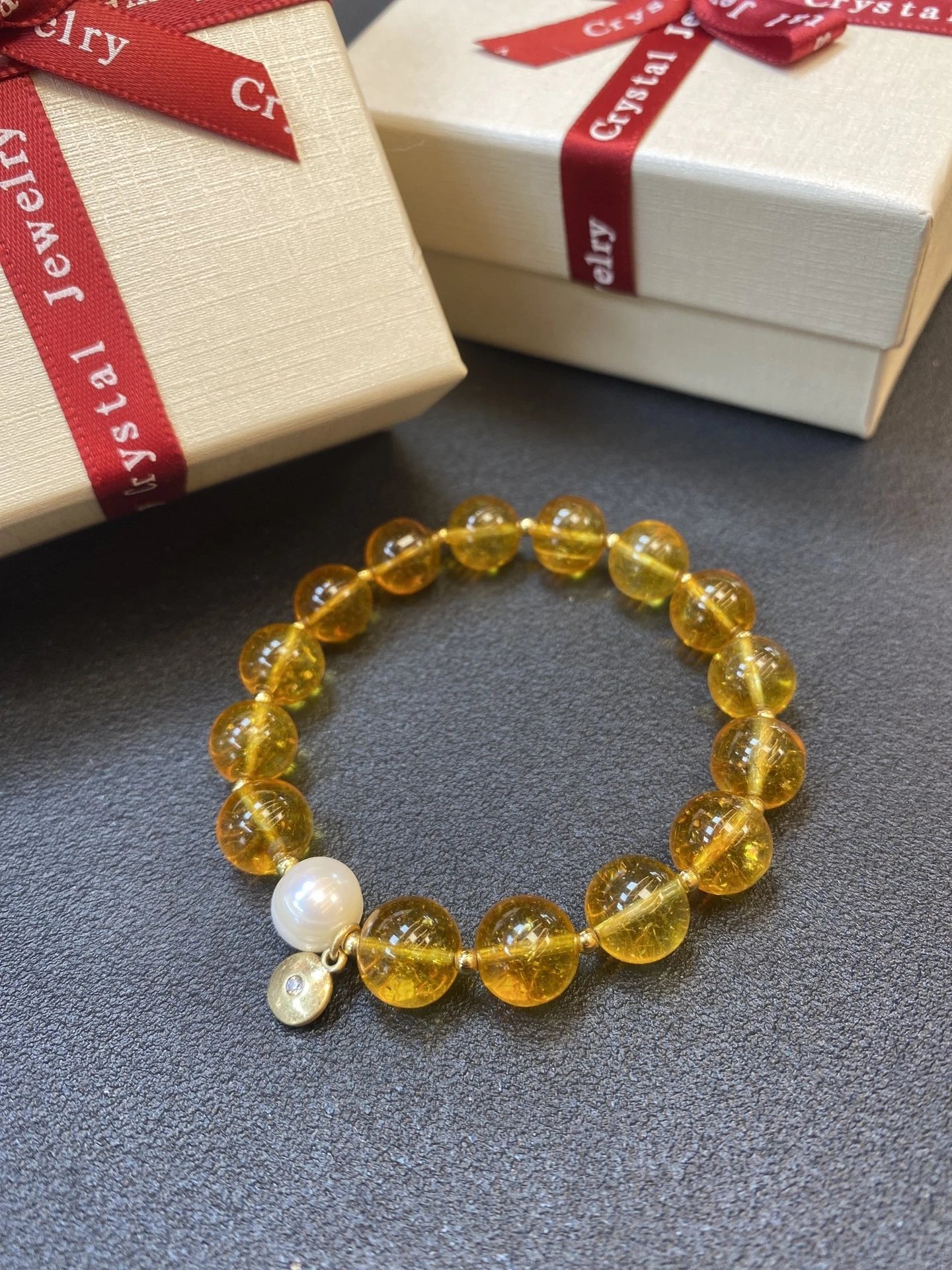 Authentic J.C amethyst bracelet/citrine/white crystal bracelet!! The remaining quantity of brand OEM is out!! The quantity is not much! Genuine luxury product!! The texture is amazing!! Actual data is sold instantly!!