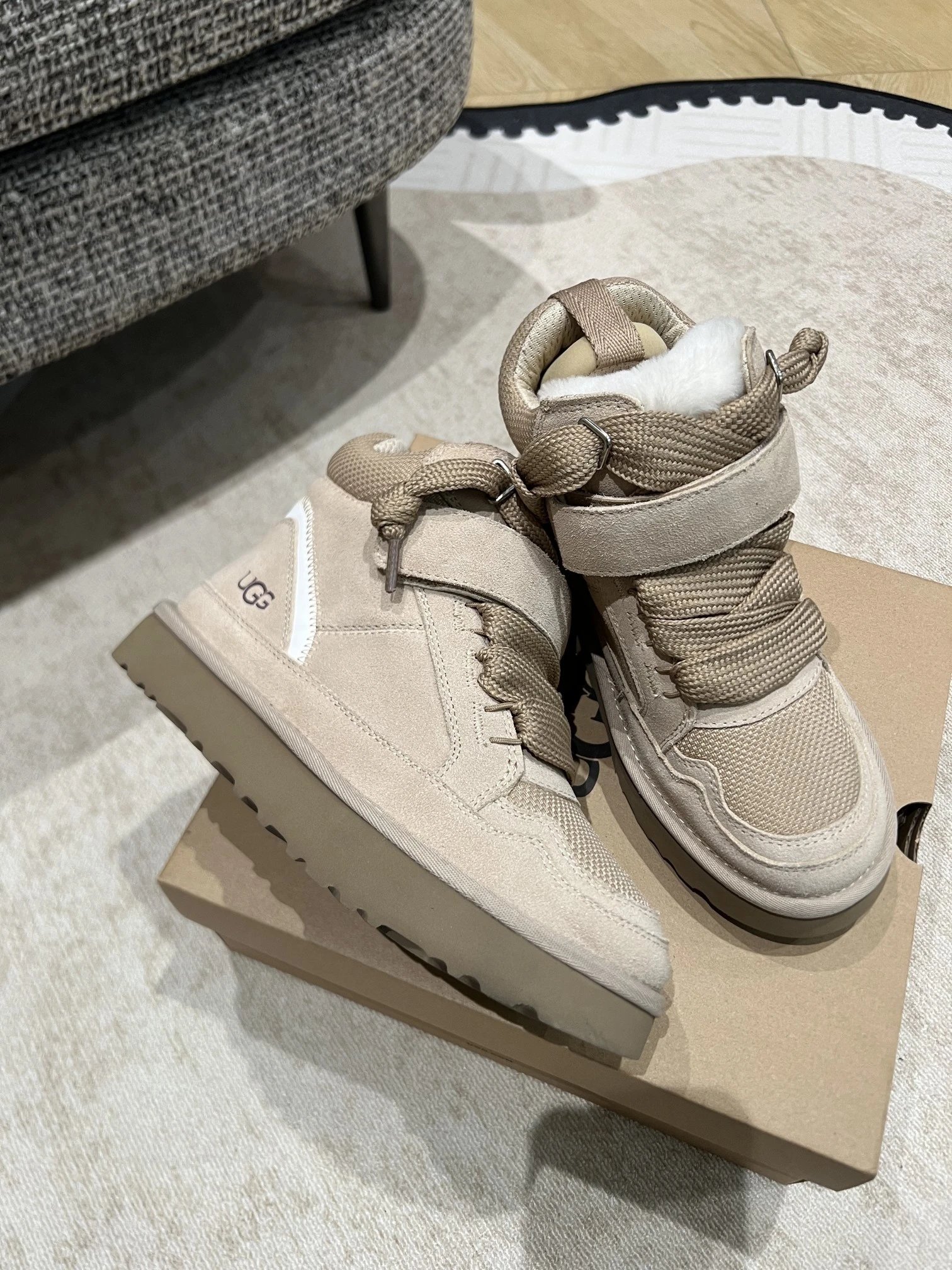 【玫瑰】代购级莞产UGG® 2026秋季新款坡跟梅尔系列，内增高6cm厚底鞋高帮鞋时尚舒适双重体验