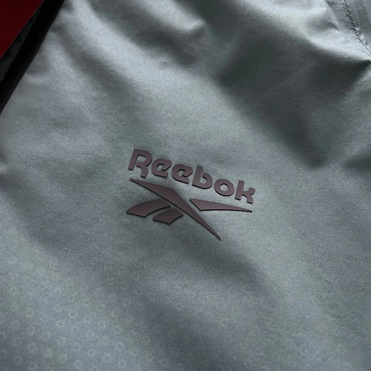 Sale! Authentic REEBOK Fully Seam-Sealed Lightweight Rain Jacket for Men and Women, Waterproof & Windproof Outdoor Retro Utility Casual Sports Hooded Jacket
