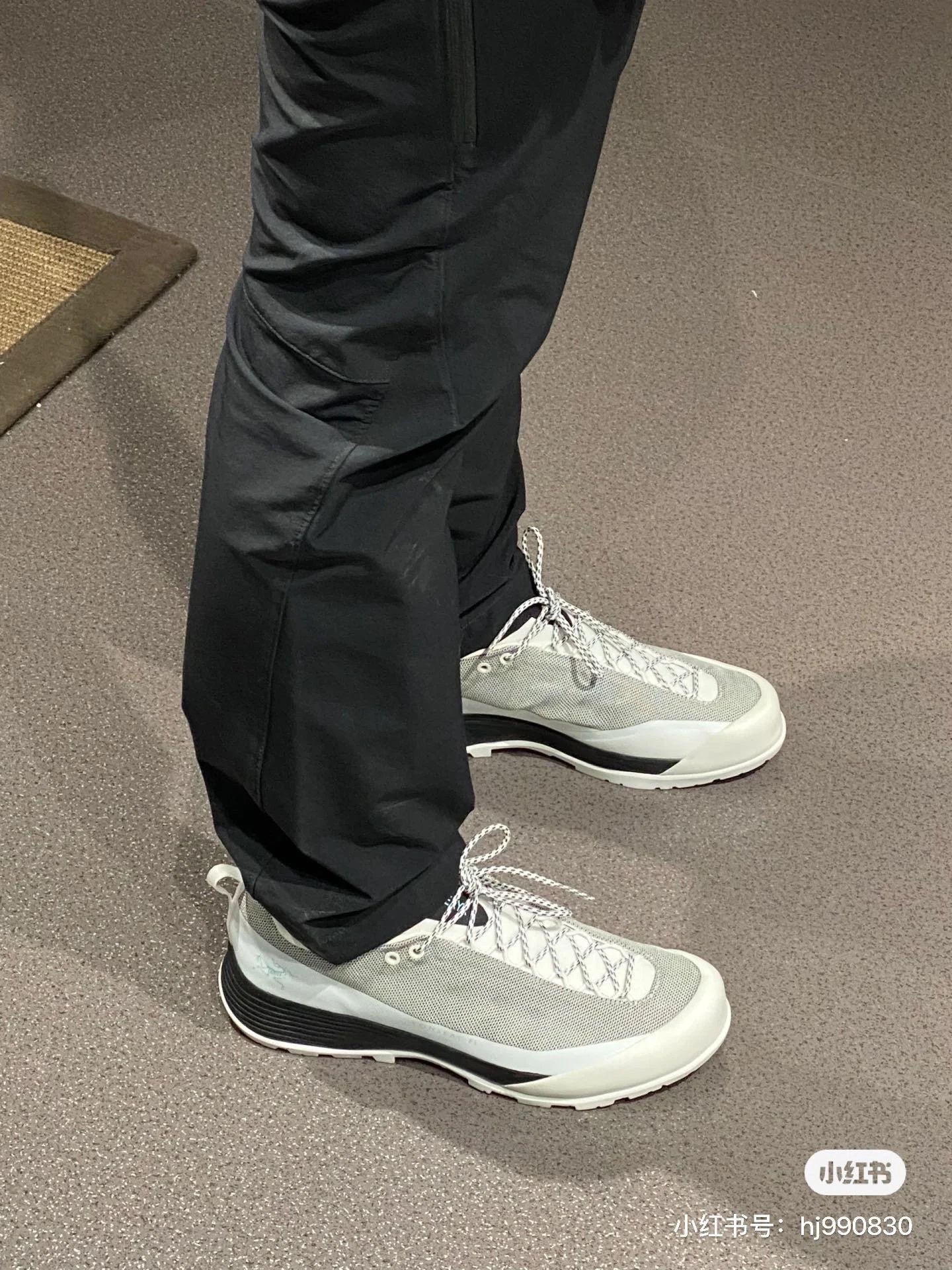 Водонепроницаемая мужская уличная многофункциональная обувь для альпинизма и походов по пересеченной местности, водонепроницаемая дышащая спортивная обувь, дорожная обувь для скалолазания! 🔥 Структура обуви: межподошва из ТПУ поддерживает и защищает ноги. 👣 Литой в 3D резиновый носок.