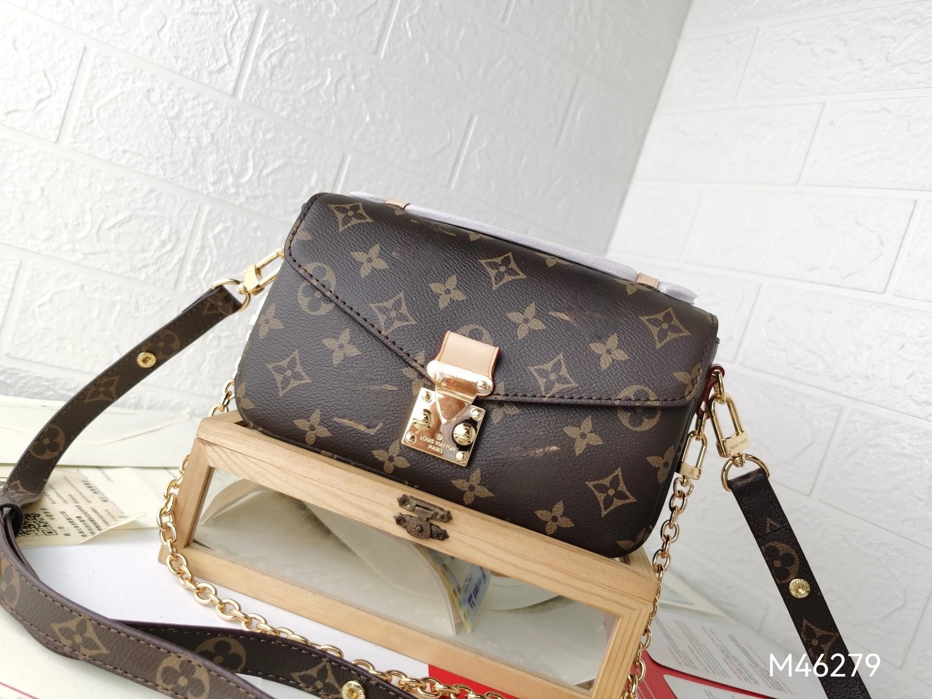 Louis Vuitton Pochette Metis
