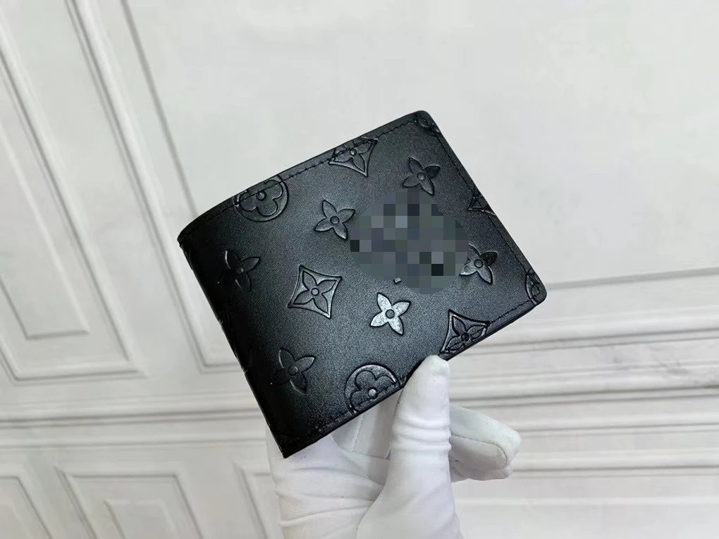 Men's Short Embossed Wallet Model: 60895