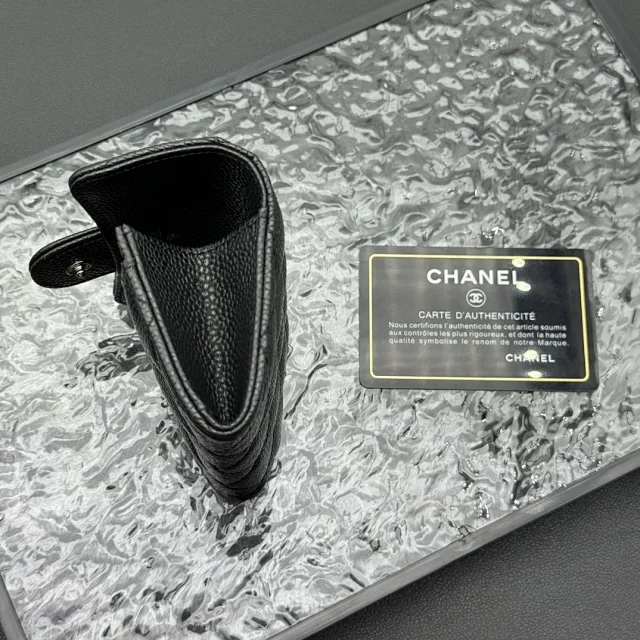 Chanel Wallets & Card Holders AP8937 Quilted Flap Holder product detail image 7
