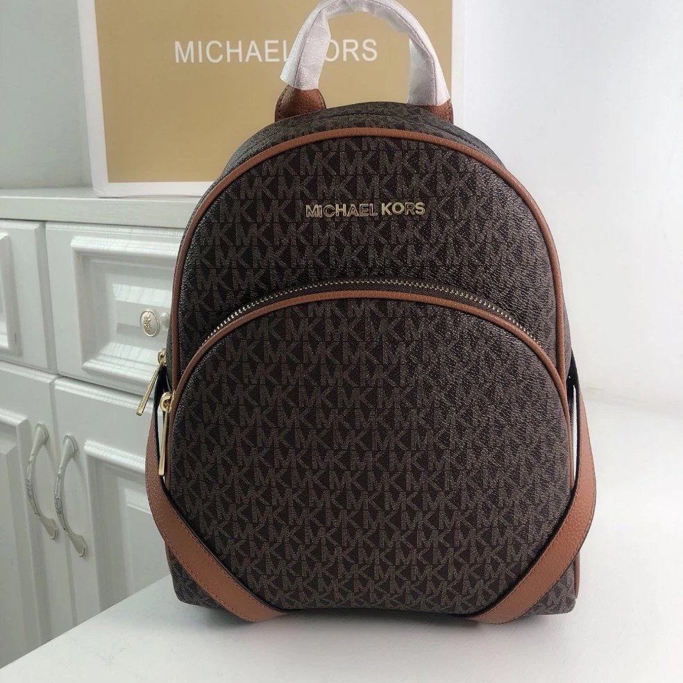 Michael Kors Signature Print B