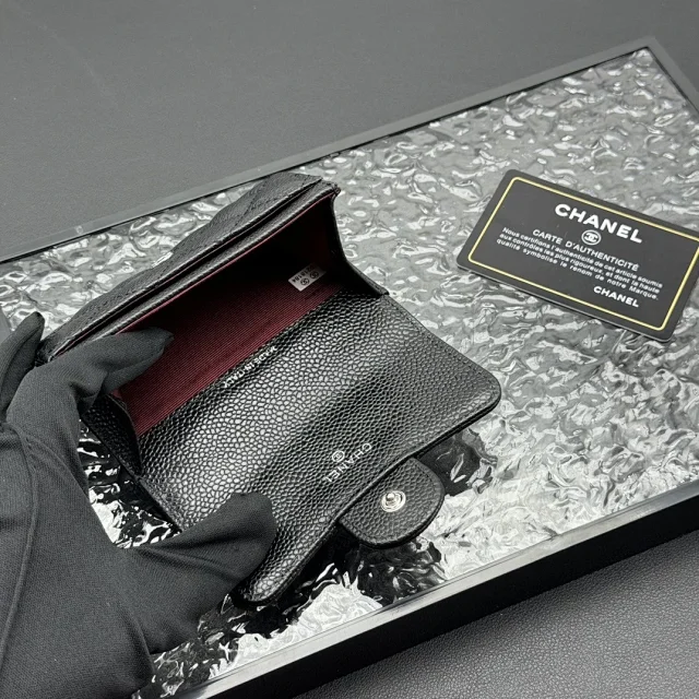 Chanel Wallets & Card Holders AP8937 Quilted Flap Holder product detail image 9