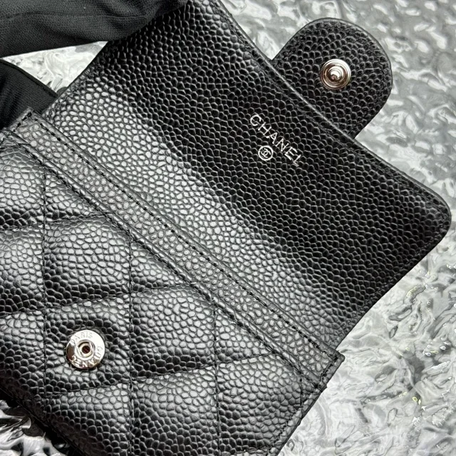 Chanel Wallets & Card Holders AP8937 Quilted Flap Holder product detail image 6