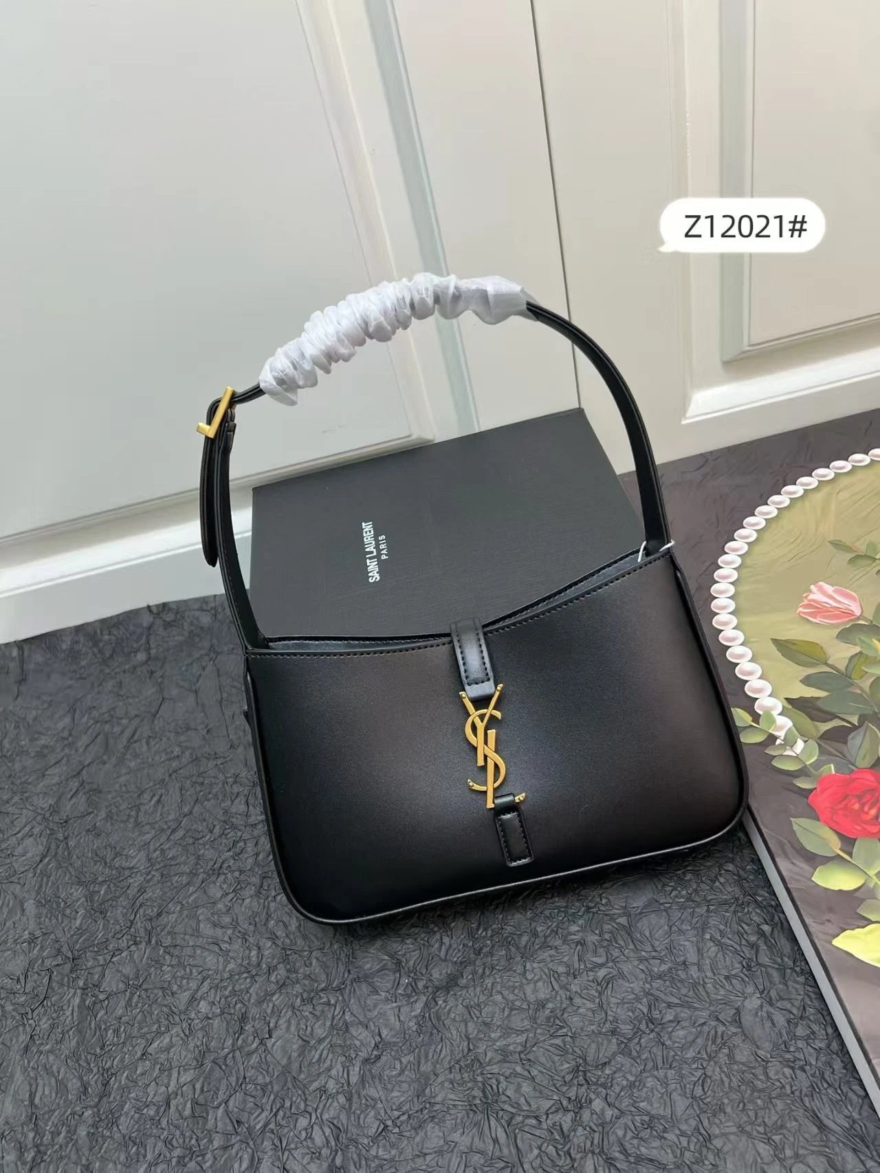 Holy Family Classic Underarm Bag Women's Shoulder Bag