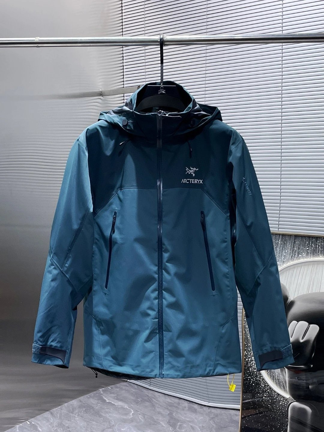 B SKU image