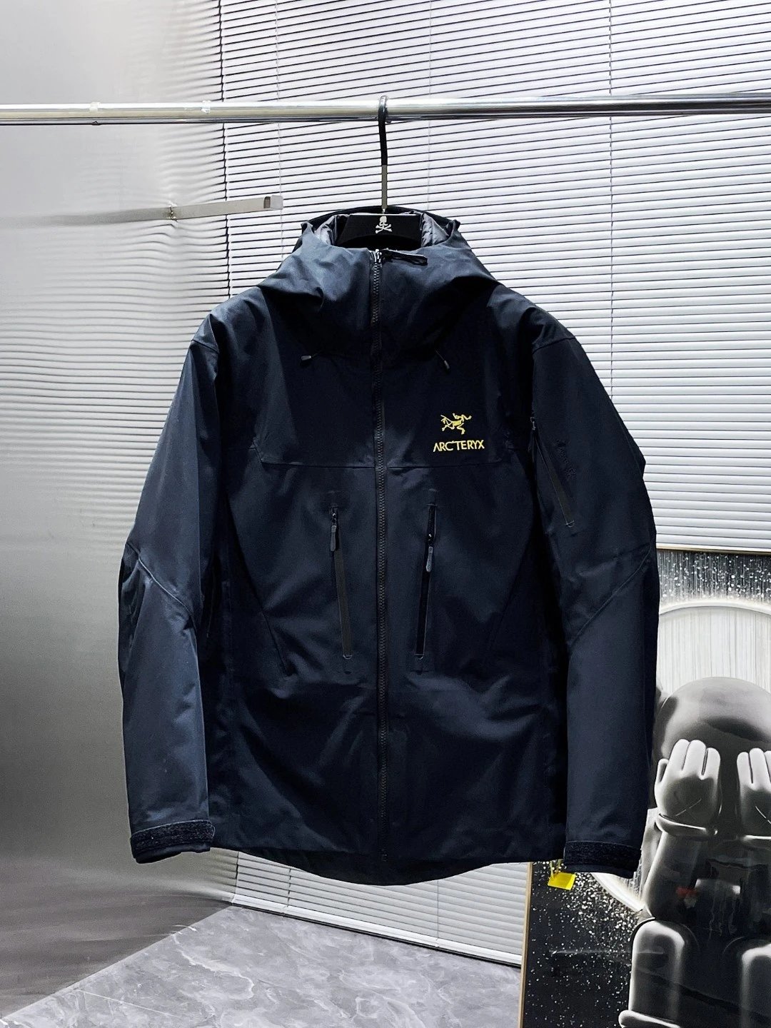H SKU image