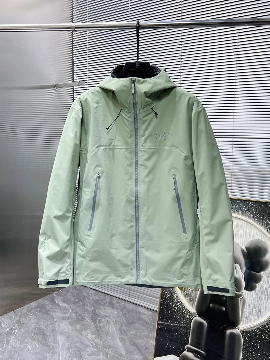 B SKU image