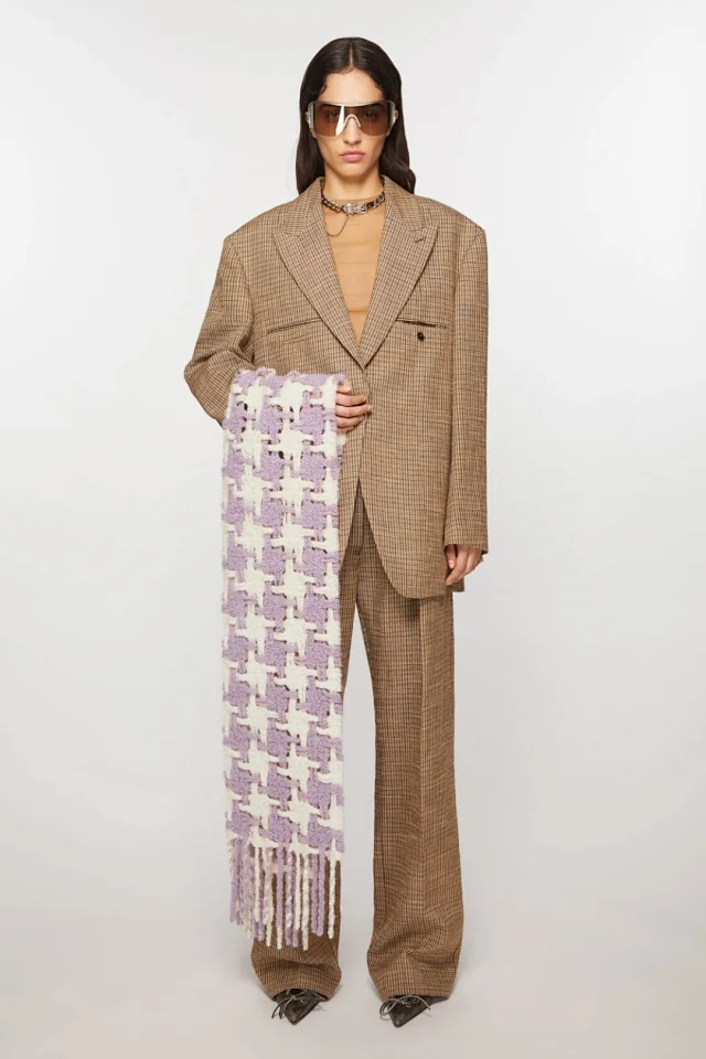 Acne Studios Scarves Fringed geometric-pattern scarf product detail image 4