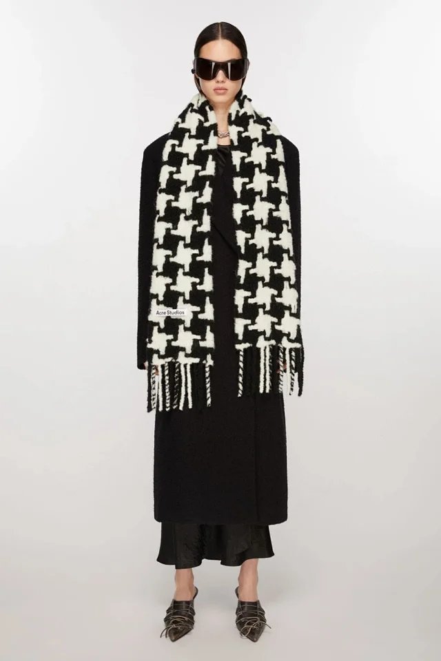 Acne Studios Scarves Fringed geometric-pattern scarf product detail image 2