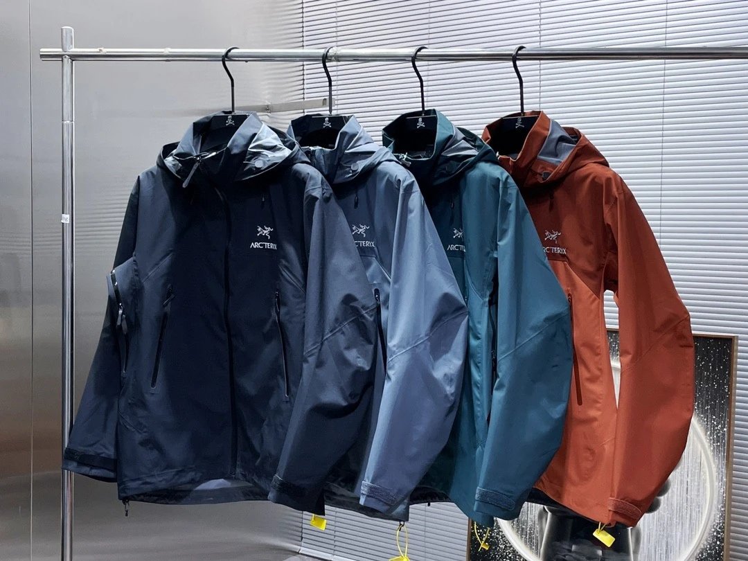 Arc'teryx Jacket - Hardshell-011347