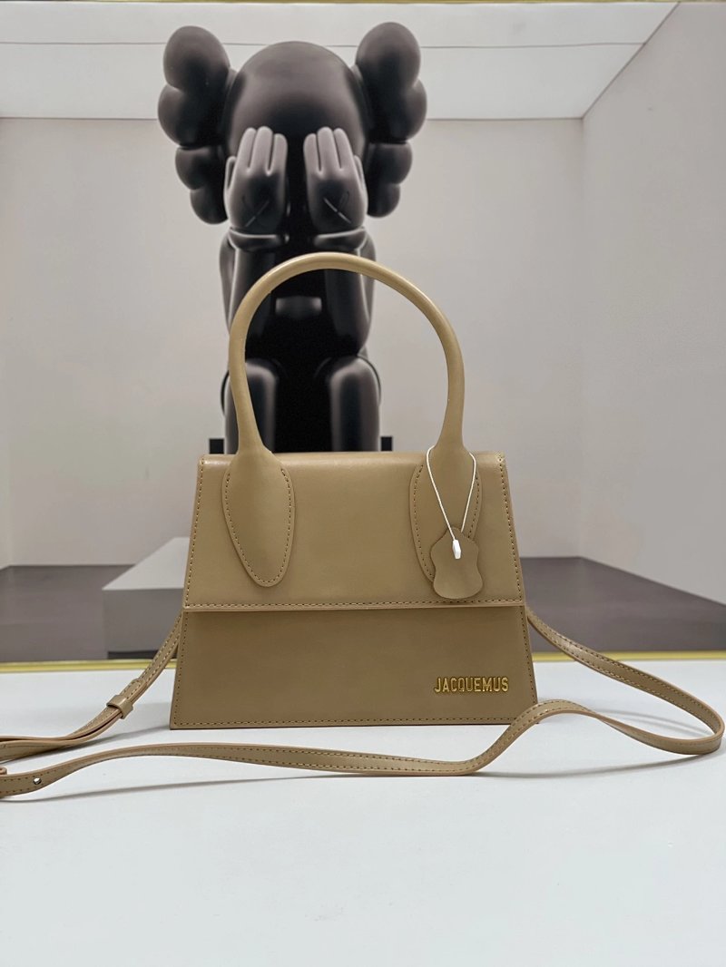 Jacquemus Le Grand Chiquito