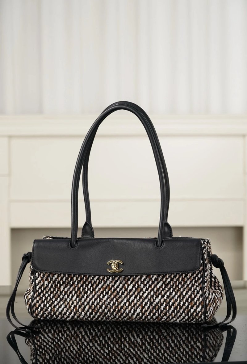 Chanel shoulder bag