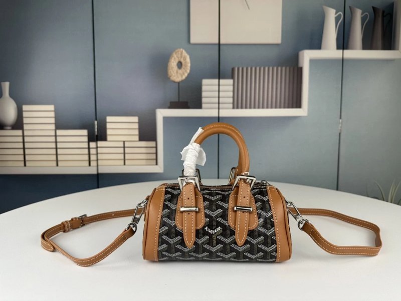 Goyard crossbody bag