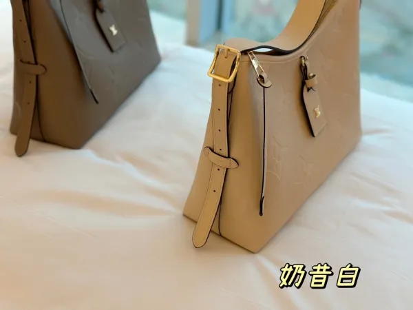 Louis Vuitton Onthego Hobo Bag Milk White Shoulder Bag - 17