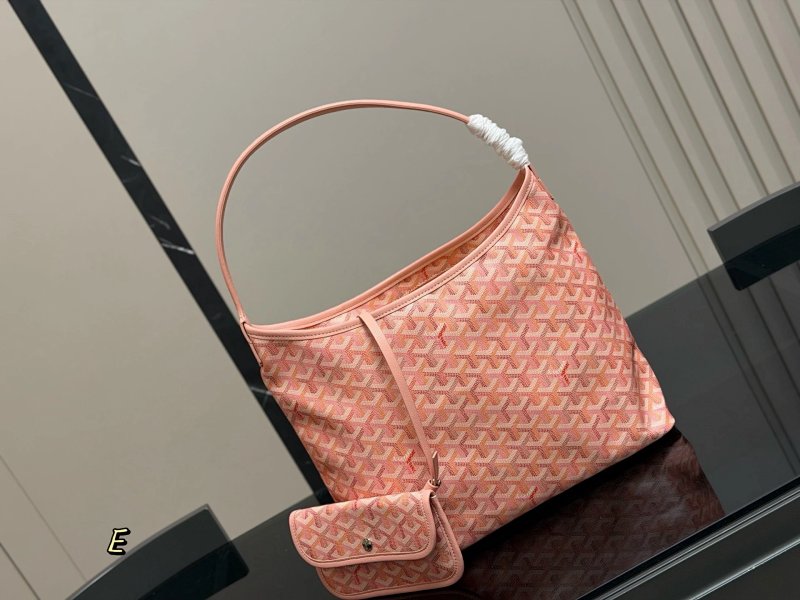 Shopping bag from Apple