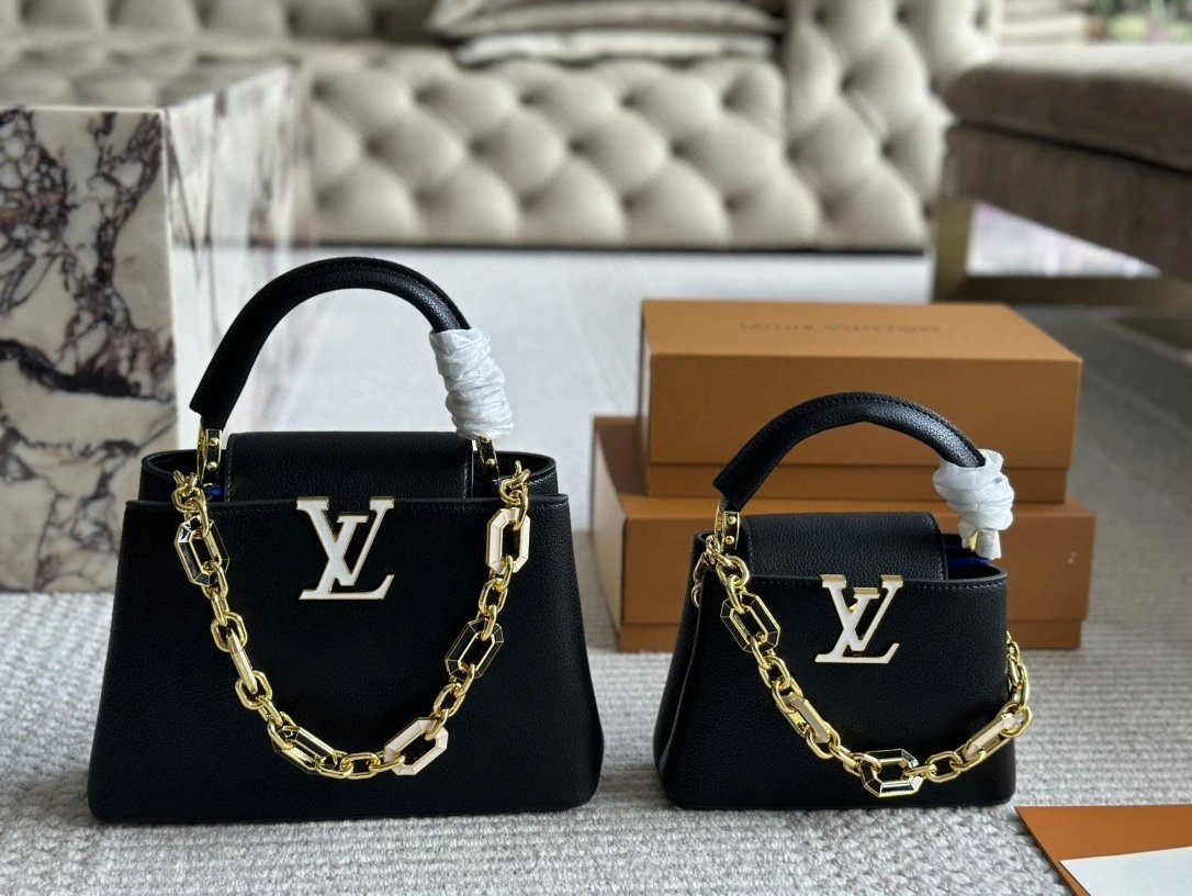 L* High-quality new Capucines luxury handbag/shoulder/crossbody bag available now.